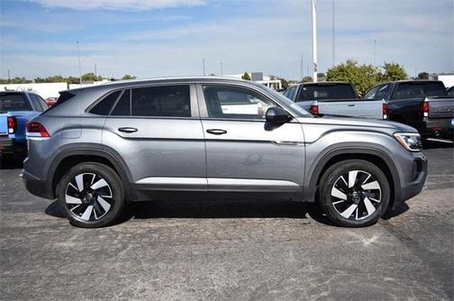 2025 Volkswagen Atlas Cross Sport 2.0T SE w/Technology 4MOTION