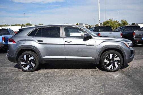 2025 Volkswagen Atlas Cross Sport 2.0T SE w/Technology 4MOTION
