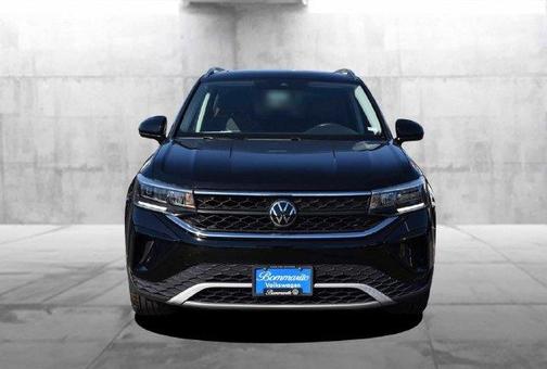 Deep Black Pearl Effect 2023 Volkswagen Taos 1.5T SE