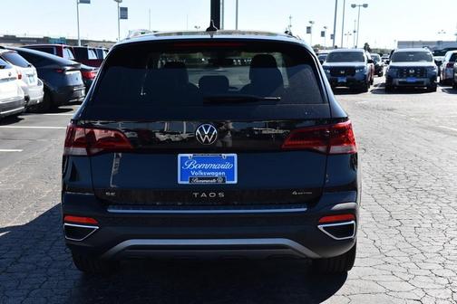 Deep Black Pearl Effect 2023 Volkswagen Taos 1.5T SE