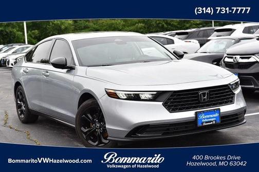 Solar Silver Metallic 2025 Honda Accord SE