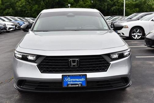 Solar Silver Metallic 2025 Honda Accord SE
