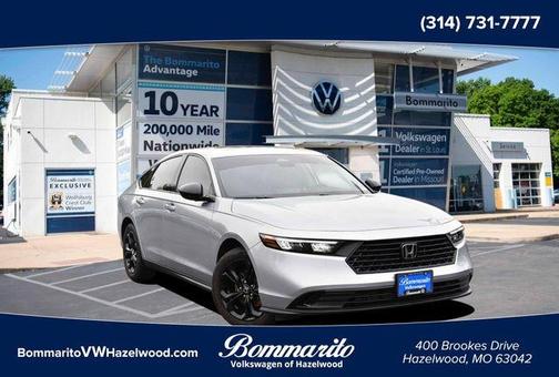 Solar Silver Metallic 2025 Honda Accord SE