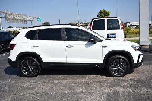 2024 Volkswagen Taos S FWD