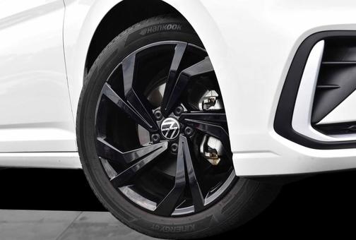 Opal White Pearl Effect 2025 Volkswagen Jetta 1.5T SE