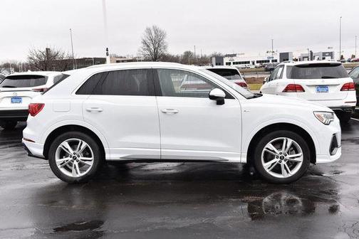 2023 Audi Q3 45 S line Premium