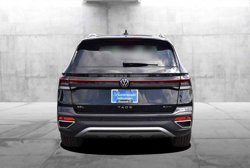 Deep Black Pearl Effect 2026 Volkswagen Taos 1.5T SEL