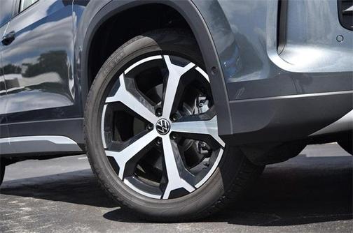 2025 Volkswagen Tiguan 2.0T SE