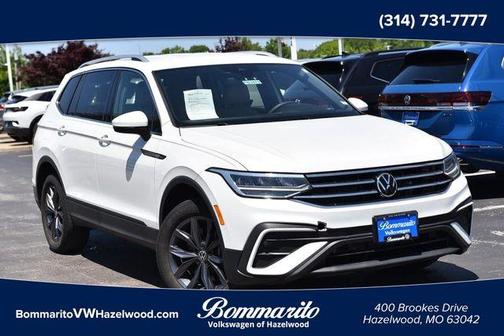 Opal White Pearl Effect 2023 Volkswagen Tiguan 2.0T SE