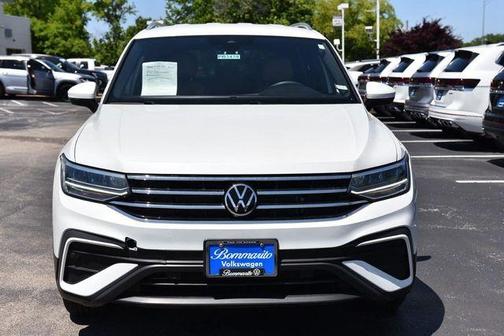 Opal White Pearl Effect 2023 Volkswagen Tiguan 2.0T SE
