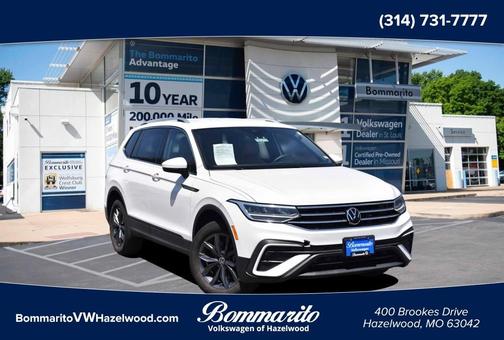 Opal White Pearl Effect 2023 Volkswagen Tiguan 2.0T SE
