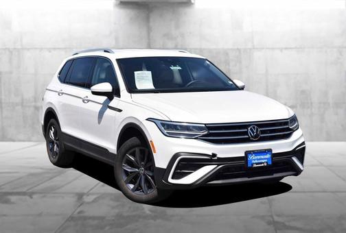 Opal White Pearl Effect 2023 Volkswagen Tiguan 2.0T SE