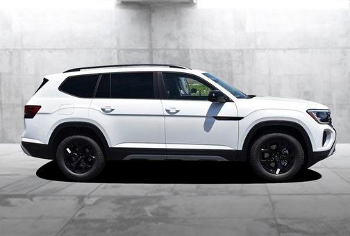 White Pearl 2026 Volkswagen Atlas 2.0T Peak Edition