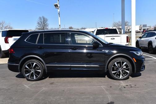 2024 Volkswagen Tiguan 2.0T SEL R-Line