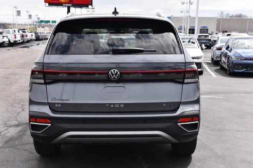 2025 Volkswagen Taos 1.5T SE