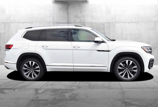 Pure White 2022 Volkswagen Atlas 3.6L SEL Premium R-Line