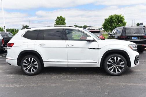 Pure White 2022 Volkswagen Atlas 3.6L SEL Premium R-Line
