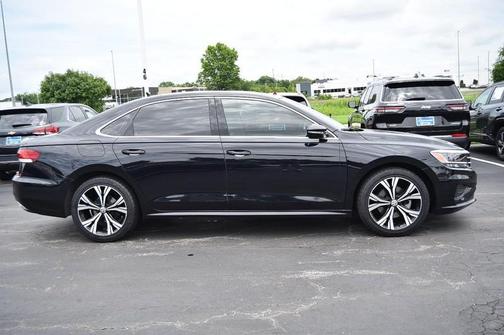 2022 Volkswagen Passat 2.0T SE