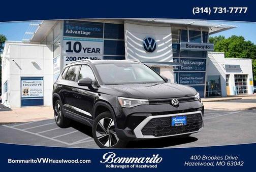 Deep Black Pearl Effect 2025 Volkswagen Taos 1.5T SE