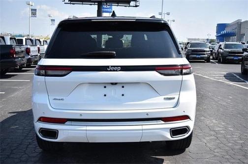 2022 Jeep Grand Cherokee Summit