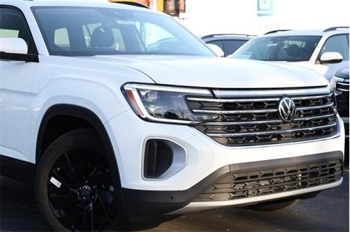2025 Volkswagen Atlas 2.0T SE