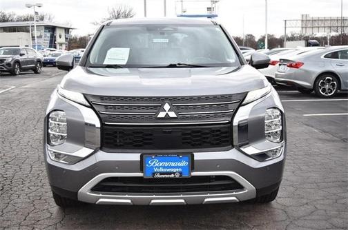 2023 Mitsubishi Outlander SE