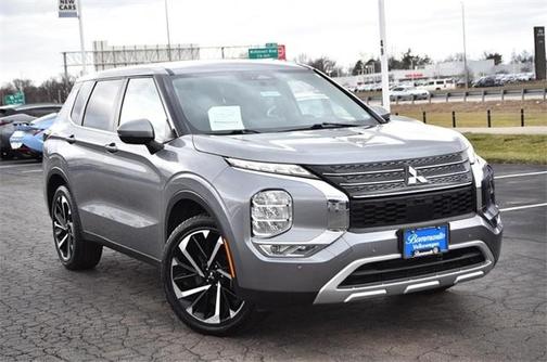 2023 Mitsubishi Outlander SE