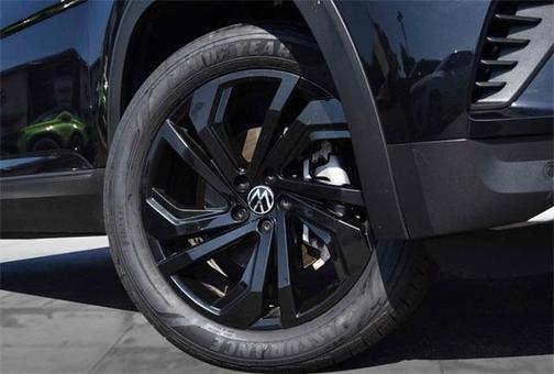 2023 Volkswagen Atlas 3.6L SE w/Technology