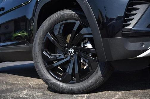 2023 Volkswagen Atlas 3.6L SE w/Technology