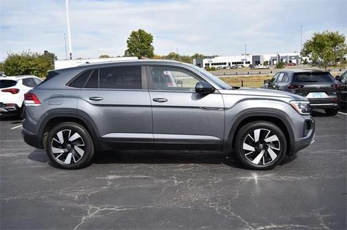 2024 Volkswagen Atlas Cross Sport 2.0T SE w/Technology