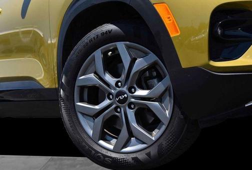 Green / Black 2024 Kia Seltos S
