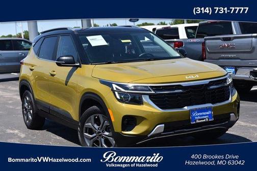 Green / Black 2024 Kia Seltos S