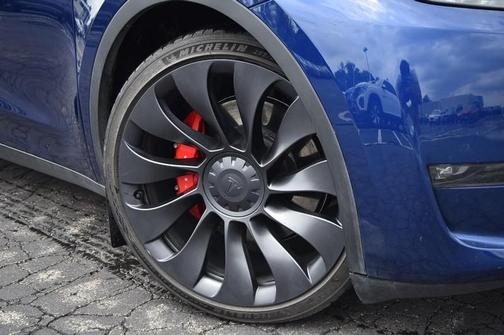 2023 Tesla Model Y Performance