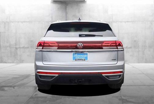 Silver Mist Metallic 2026 Volkswagen Atlas Cross Sport 2.0T SEL