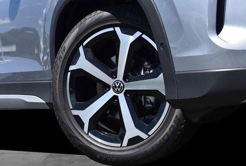 Pyrite 2026 Volkswagen Tiguan 2.0T SE