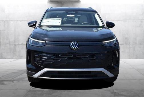 Deep Black Pearl 2026 Volkswagen Tiguan 2.0T SE