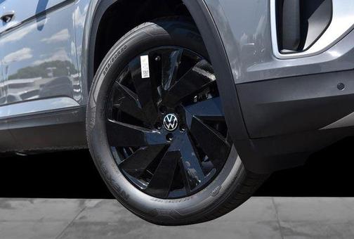 Pure Gray 2026 Volkswagen Atlas 2.0T SE W/TECHNOLOGY
