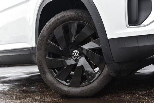 2025 Volkswagen Atlas 2.0T SE