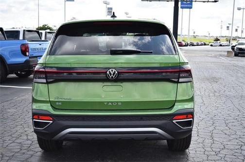2025 Volkswagen Taos 1.5T SE