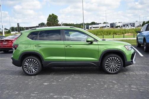 2025 Volkswagen Taos 1.5T SE