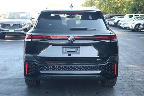 2025 Volkswagen Tiguan 2.0T SE R-Line Black