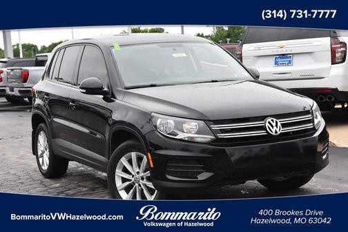Deep Black Pearl Effect 2017 Volkswagen Tiguan Limited 2.0T
