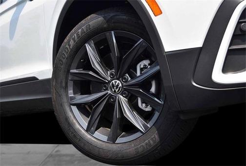 2024 Volkswagen Tiguan 2.0T SE