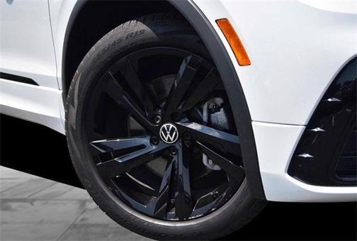 2024 Volkswagen Tiguan 2.0T SE R-Line Black