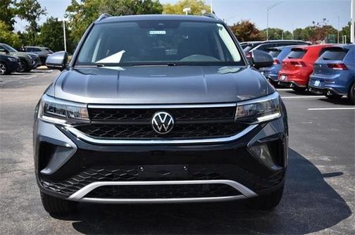 2024 Volkswagen Taos SE 4MOTION