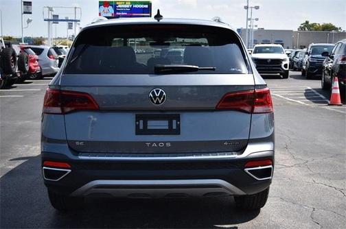 2024 Volkswagen Taos SE 4MOTION
