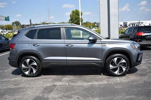 2024 Volkswagen Taos SE 4MOTION