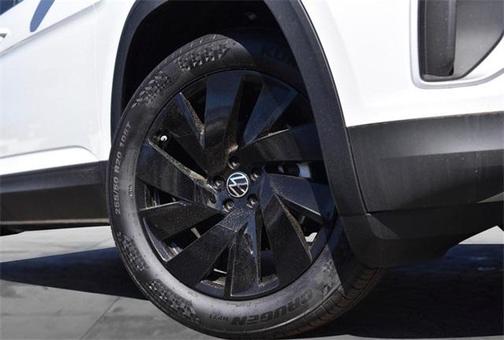2025 Volkswagen Atlas 2.0T SE