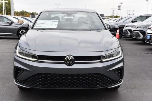 Platinum 2027 Volkswagen Jetta 1.5T Sport