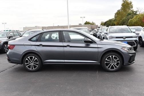 Platinum 2027 Volkswagen Jetta 1.5T Sport